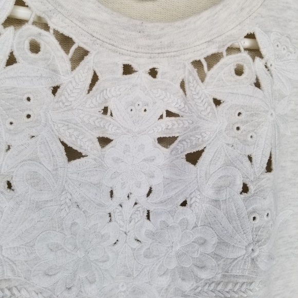 •SOLD• J. Crew cut out embroidered applique sweatshirt light heather gray S - Picture 3 of 6